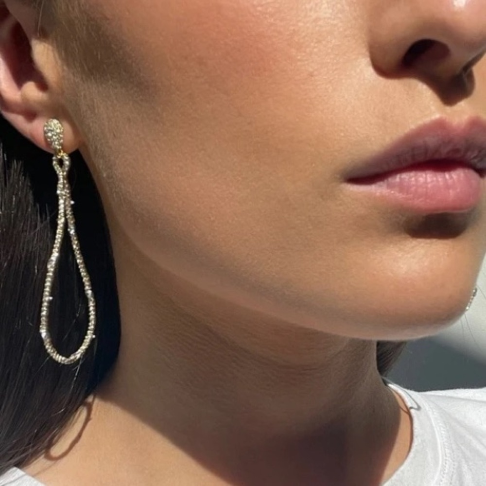 Alexis Bittar Lightweight Thorny Lace Pavé Crystal Twisted Sculptural Earring - Picture 4 of 16